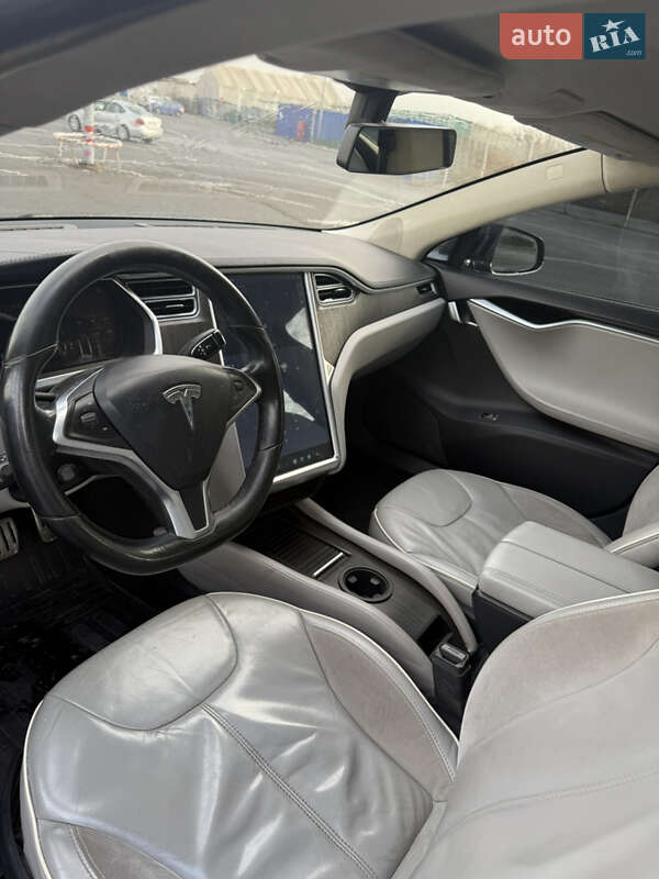 Лифтбек Tesla Model S 2013 в Киеве