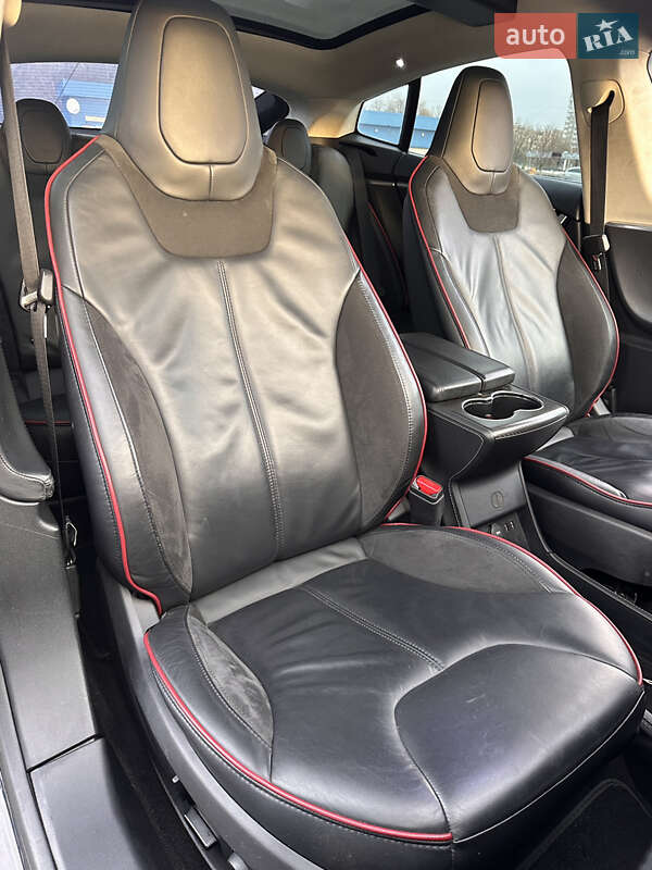 Лифтбек Tesla Model S 2014 в Киеве фото 31 Лифтбек Tesla Model S 2014 в Киеве