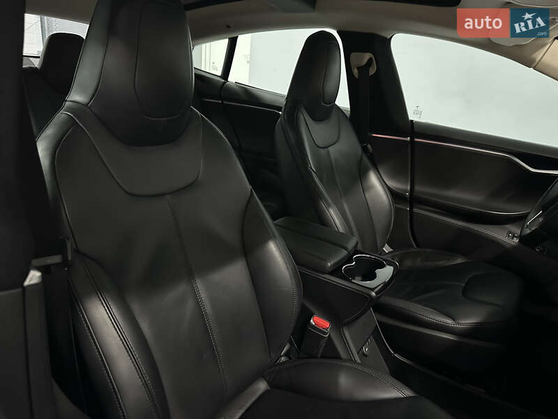 Лифтбек Tesla Model S 2015 в Миргороде