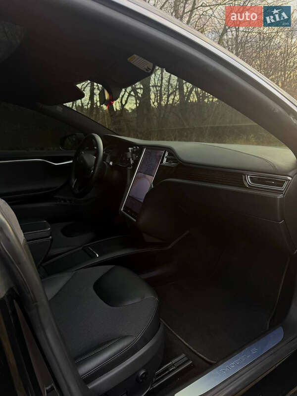 Лифтбек Tesla Model S 2016 в Львове фото 6 Лифтбек Tesla Model S 2016 в Львове