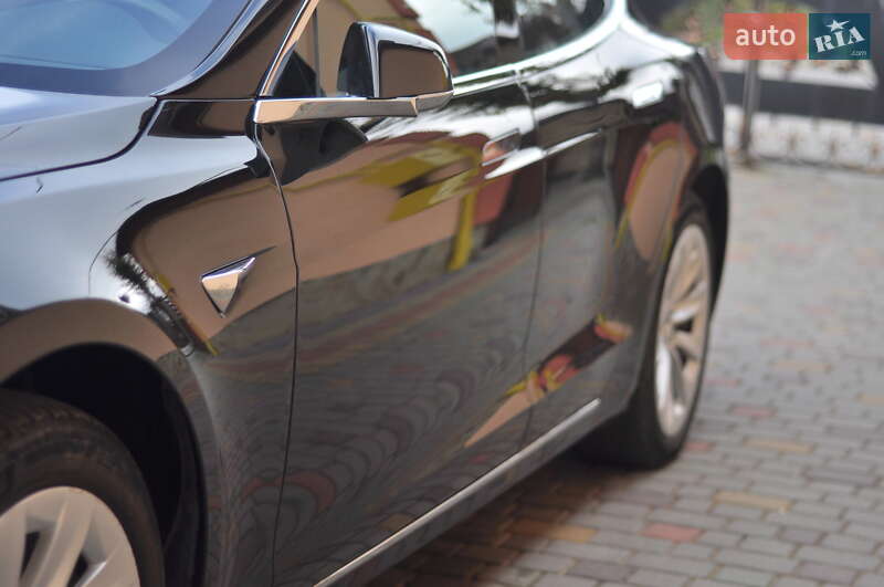Лифтбек Tesla Model S 2018 в Ковеле фото 12 Лифтбек Tesla Model S 2018 в Ковеле
