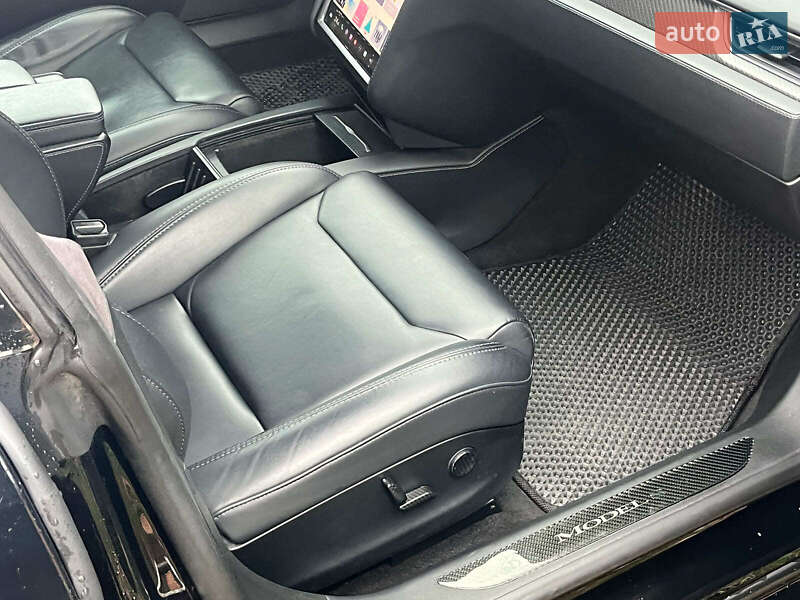 Лифтбек Tesla Model S 2019 в Киеве фото 30 Лифтбек Tesla Model S 2019 в Киеве