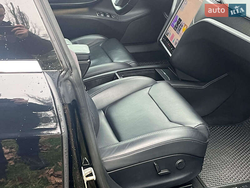 Лифтбек Tesla Model S 2019 в Киеве фото 34 Лифтбек Tesla Model S 2019 в Киеве