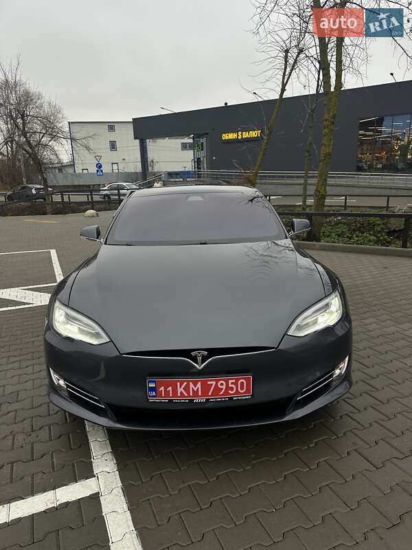 Лифтбек Tesla Model S 2018 в Киеве фото 11 Лифтбек Tesla Model S 2018 в Киеве