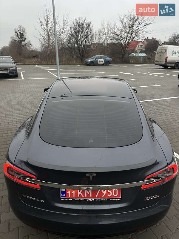 Лифтбек Tesla Model S 2018 в Киеве фото 14 Лифтбек Tesla Model S 2018 в Киеве