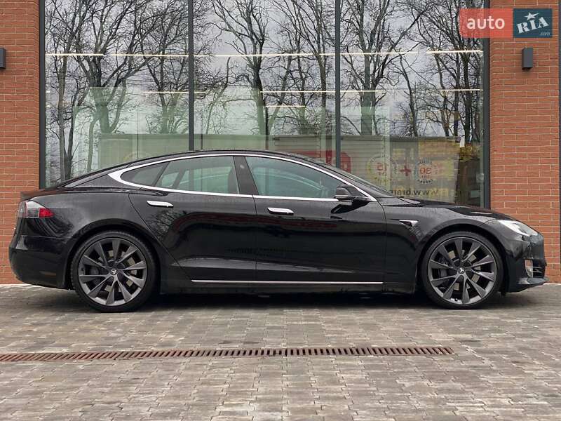 Лифтбек Tesla Model S 2019 в Киеве