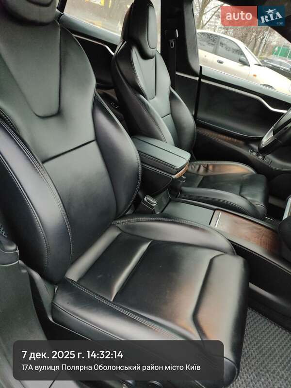 Лифтбек Tesla Model S 2018 в Киеве фото 48 Лифтбек Tesla Model S 2018 в Киеве
