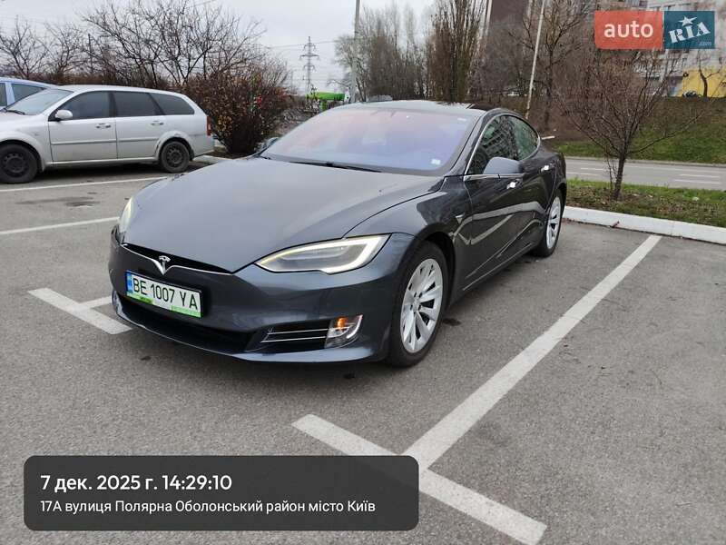 Лифтбек Tesla Model S 2018 в Киеве фото 5 Лифтбек Tesla Model S 2018 в Киеве