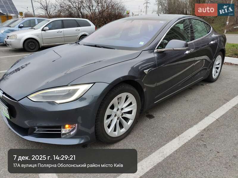 Лифтбек Tesla Model S 2018 в Киеве фото 8 Лифтбек Tesla Model S 2018 в Киеве