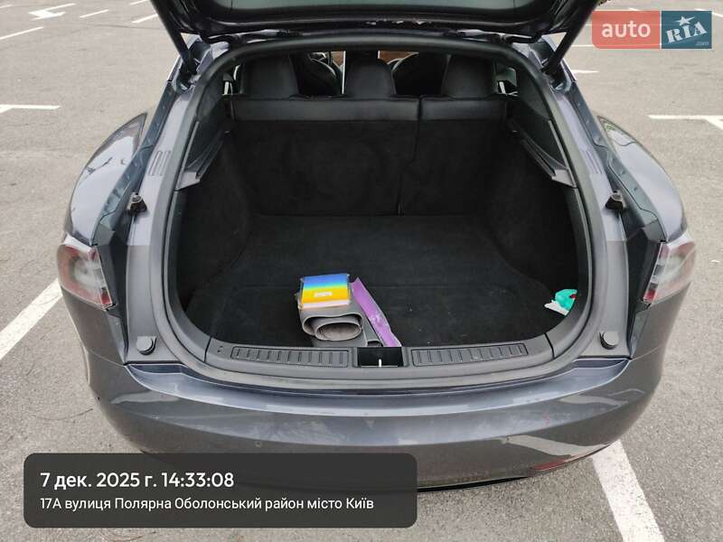 Лифтбек Tesla Model S 2018 в Киеве фото 11 Лифтбек Tesla Model S 2018 в Киеве