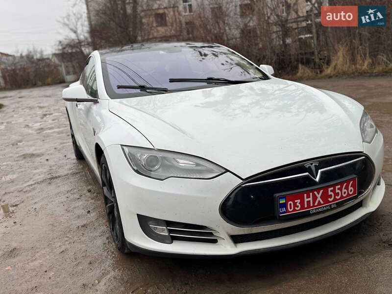 Лифтбек Tesla Model S 2014 в Львове фото 4 Лифтбек Tesla Model S 2014 в Львове