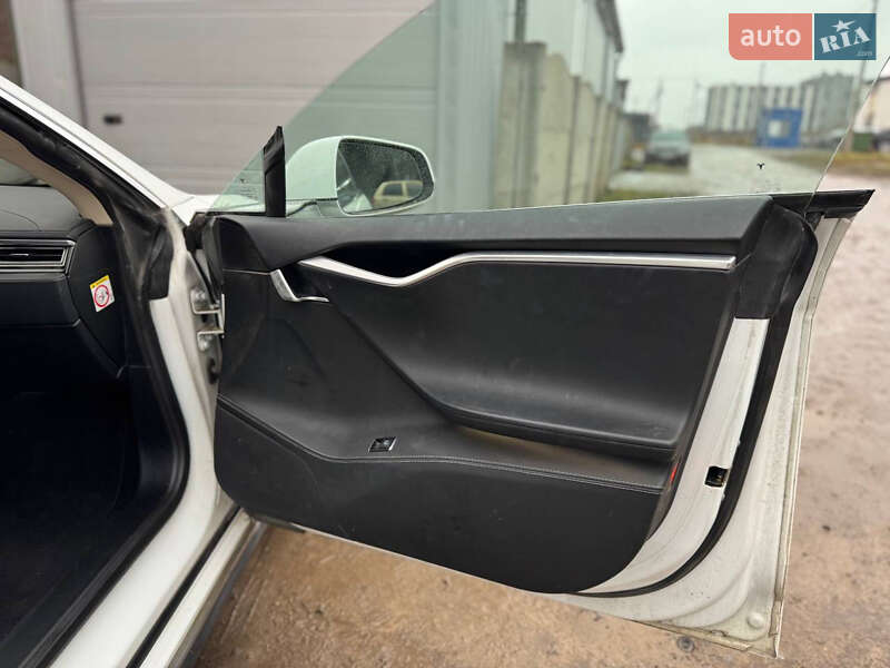 Лифтбек Tesla Model S 2014 в Львове фото 20 Лифтбек Tesla Model S 2014 в Львове