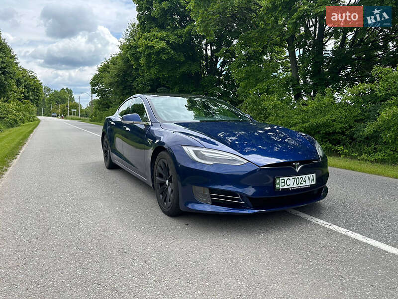 Tesla Model S 2016