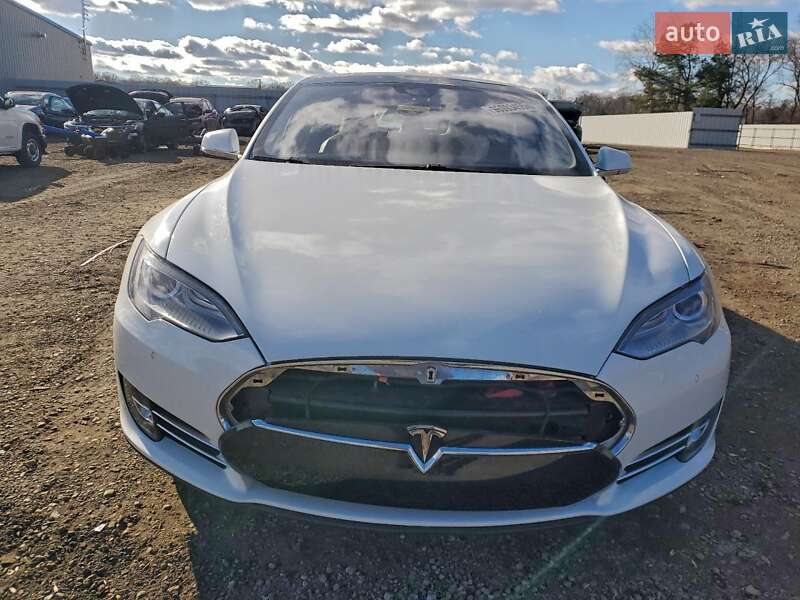 Лифтбек Tesla Model S 2015 в Ивано-Франковске фото 5 Лифтбек Tesla Model S 2015 в Ивано-Франковске