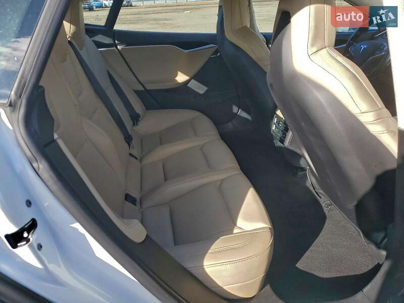 Лифтбек Tesla Model S 2015 в Ивано-Франковске фото 10 Лифтбек Tesla Model S 2015 в Ивано-Франковске