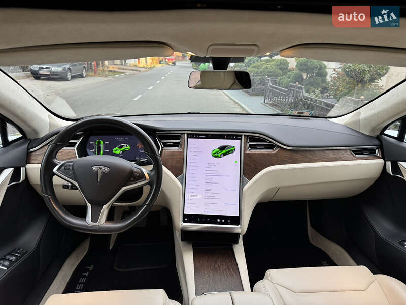 Лифтбек Tesla Model S 2017 в Одессе