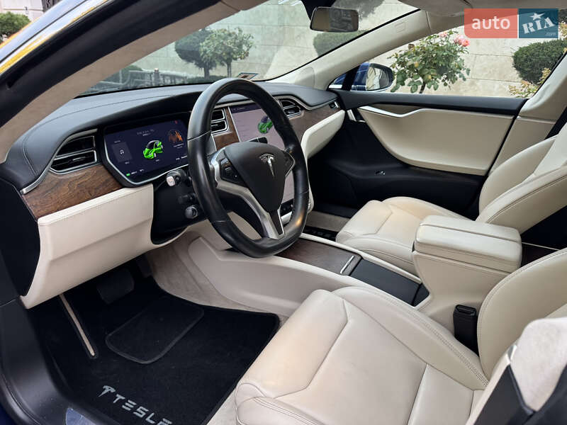 Лифтбек Tesla Model S 2017 в Одессе