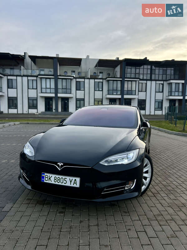 Лифтбек Tesla Model S 2017 в Ровно фото 2 Лифтбек Tesla Model S 2017 в Ровно