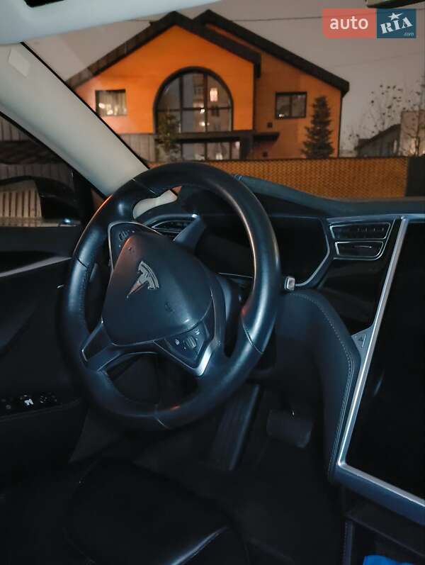 Лифтбек Tesla Model S 2014 в Киеве