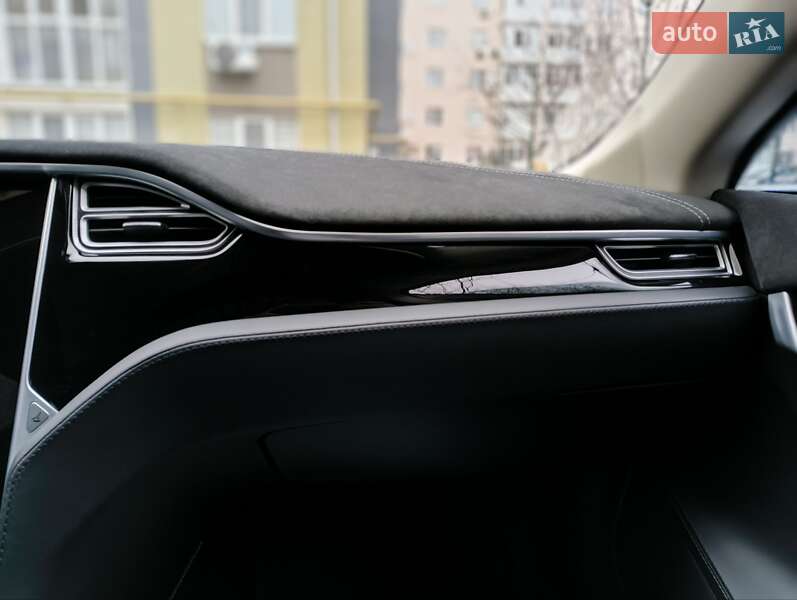 Лифтбек Tesla Model S 2014 в Киеве