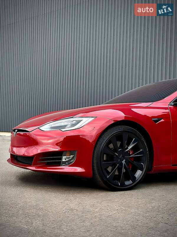 Лифтбек Tesla Model S 2020 в Харькове