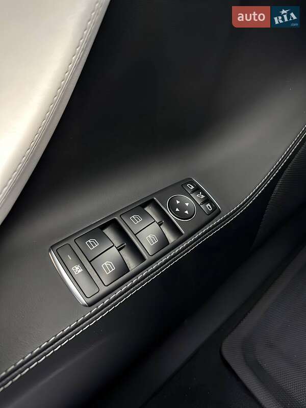 Лифтбек Tesla Model S 2020 в Харькове