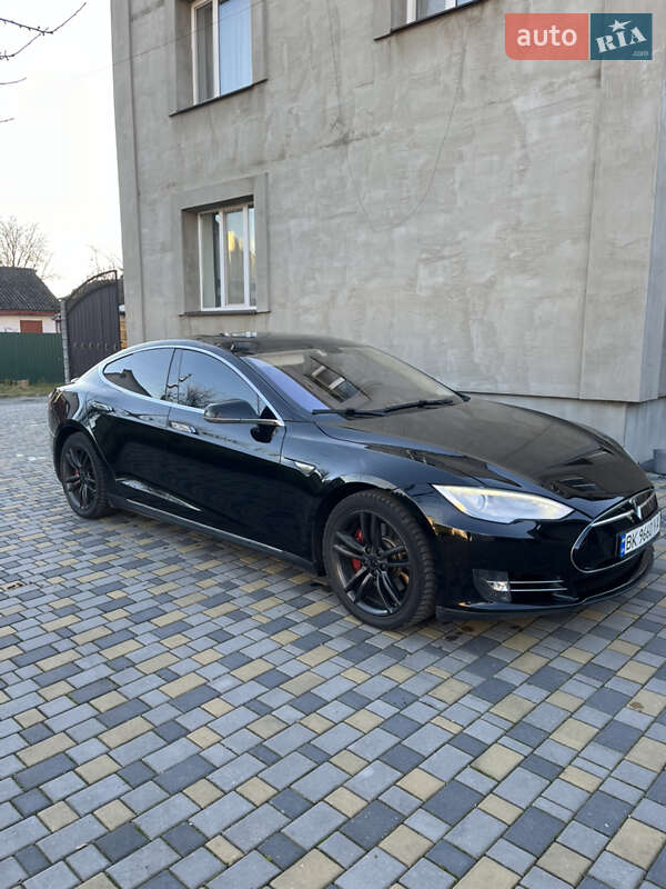 Лифтбек Tesla Model S 2013 в Корце фото 32 Лифтбек Tesla Model S 2013 в Корце