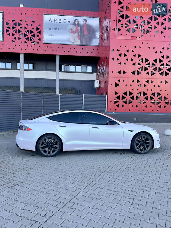 Лифтбек Tesla Model S 2021 в Киеве