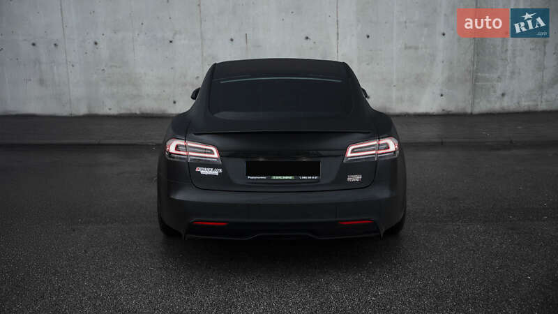 Лифтбек Tesla Model S 2021 в Киеве фото 5 Лифтбек Tesla Model S 2021 в Киеве