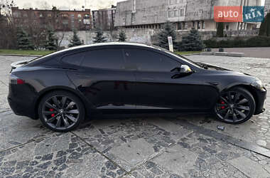 Лифтбек Tesla Model S 2017 в Черкассах