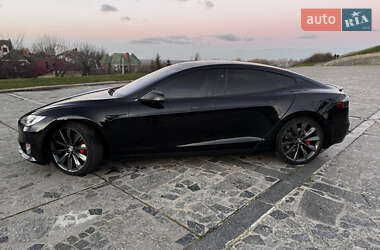 Лифтбек Tesla Model S 2017 в Черкассах