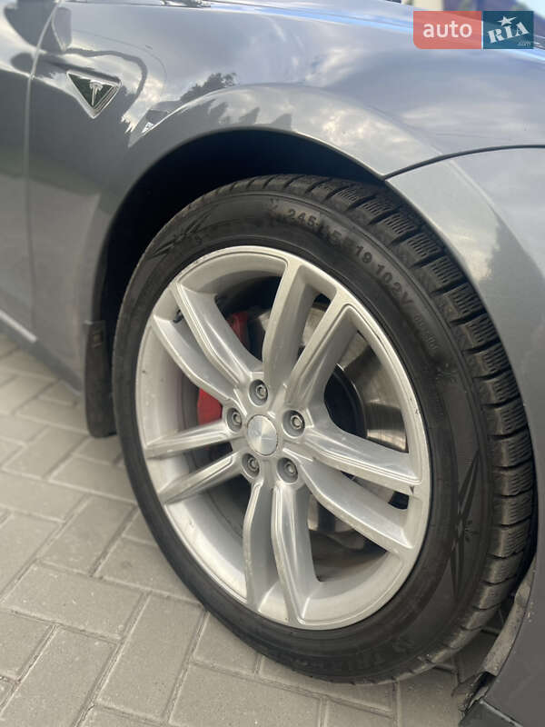 Лифтбек Tesla Model S 2013 в Кременчуге фото 31 Лифтбек Tesla Model S 2013 в Кременчуге