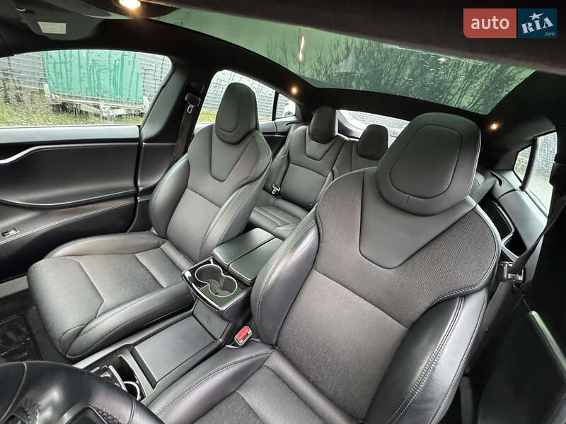 Лифтбек Tesla Model S 2019 в Радивилове