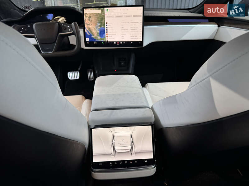 Лифтбек Tesla Model S 2022 в Львове