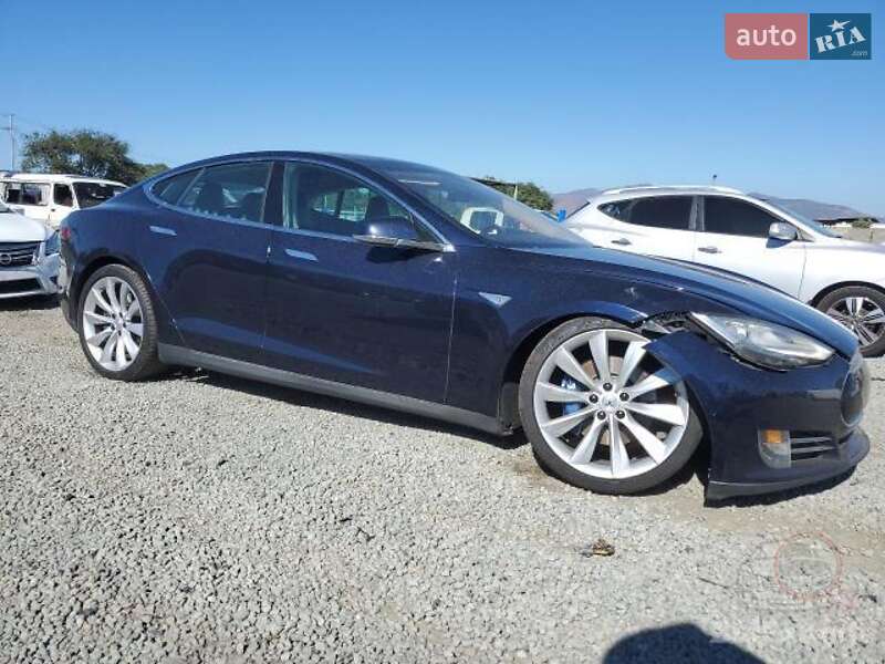 Лифтбек Tesla Model S 2015 в Дрогобыче фото 4 Лифтбек Tesla Model S 2015 в Дрогобыче