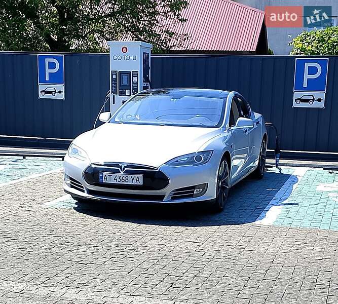 Лифтбек Tesla Model S 2013 в Ивано-Франковске фото 3 Лифтбек Tesla Model S 2013 в Ивано-Франковске