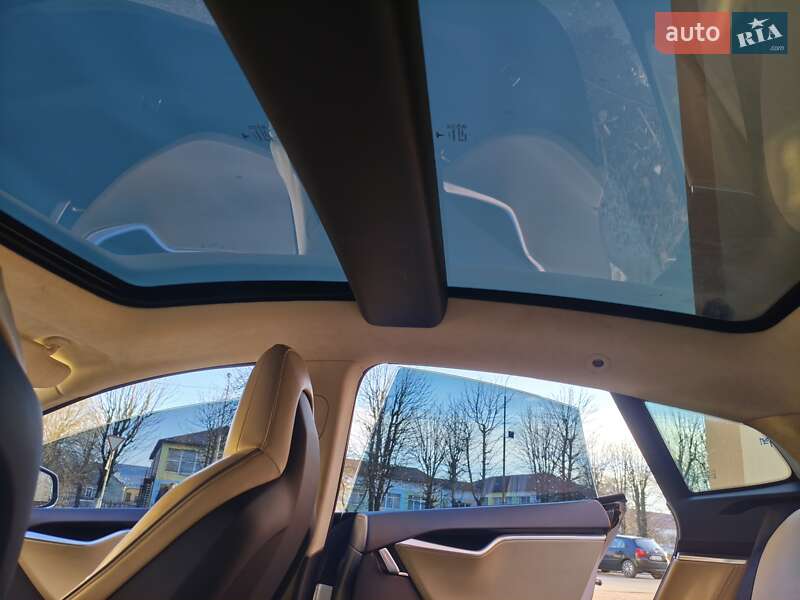 Лифтбек Tesla Model S 2013 в Ивано-Франковске фото 11 Лифтбек Tesla Model S 2013 в Ивано-Франковске