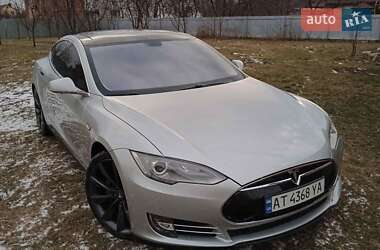 Ліфтбек Tesla Model S 2013 в Івано-Франківську
