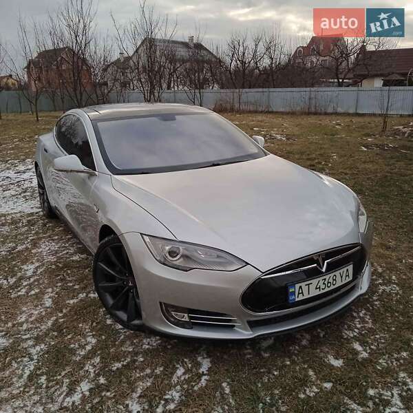 Лифтбек Tesla Model S 2013 в Ивано-Франковске фото 33 Лифтбек Tesla Model S 2013 в Ивано-Франковске