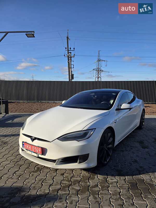 Лифтбек Tesla Model S 2017 в Киеве фото 7 Лифтбек Tesla Model S 2017 в Киеве