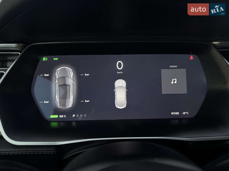 Лифтбек Tesla Model S 2017 в Львове