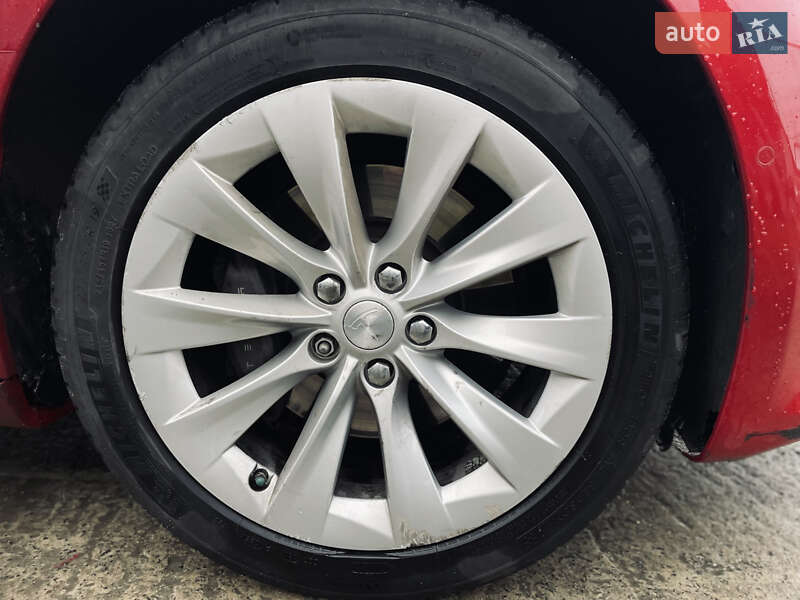 Лифтбек Tesla Model S 2016 в Львове фото 12 Лифтбек Tesla Model S 2016 в Львове