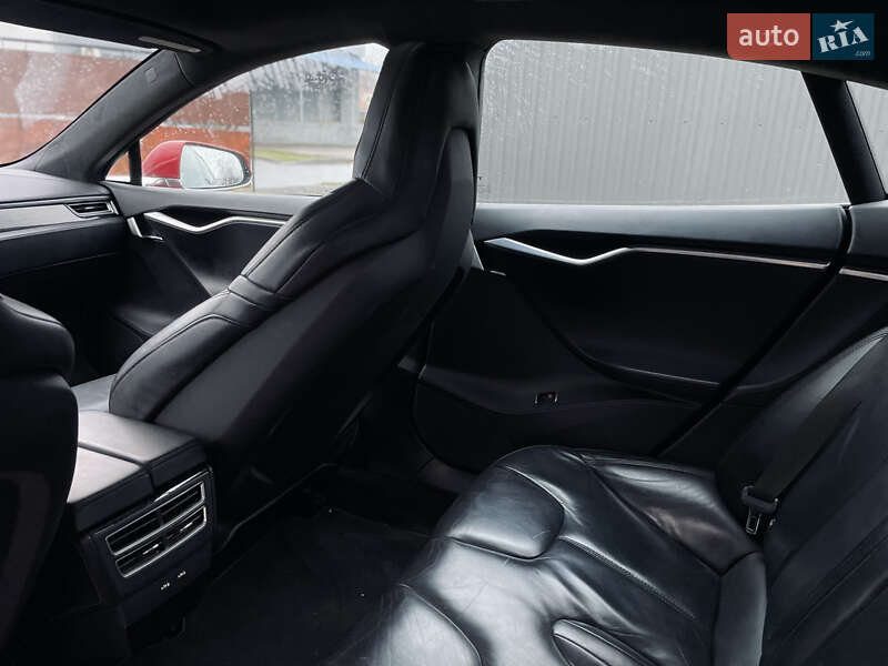 Лифтбек Tesla Model S 2016 в Львове фото 17 Лифтбек Tesla Model S 2016 в Львове