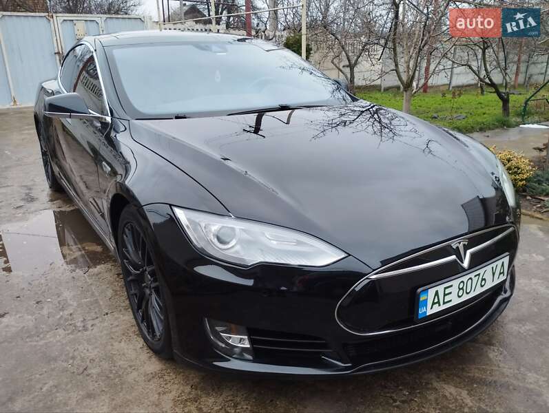 Лифтбек Tesla Model S 2015 в Кривом Роге фото 4 Лифтбек Tesla Model S 2015 в Кривом Роге