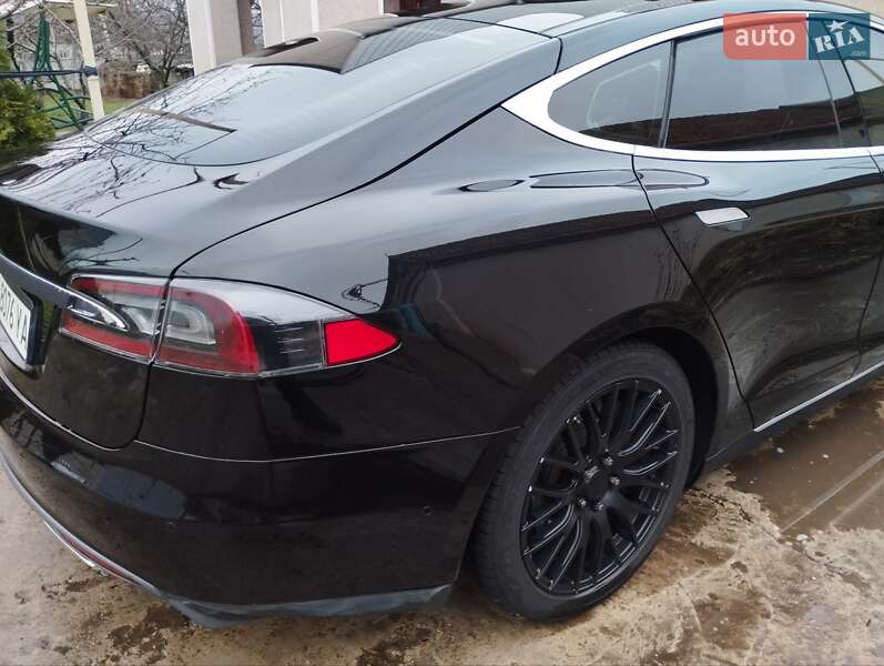 Лифтбек Tesla Model S 2015 в Кривом Роге фото 14 Лифтбек Tesla Model S 2015 в Кривом Роге