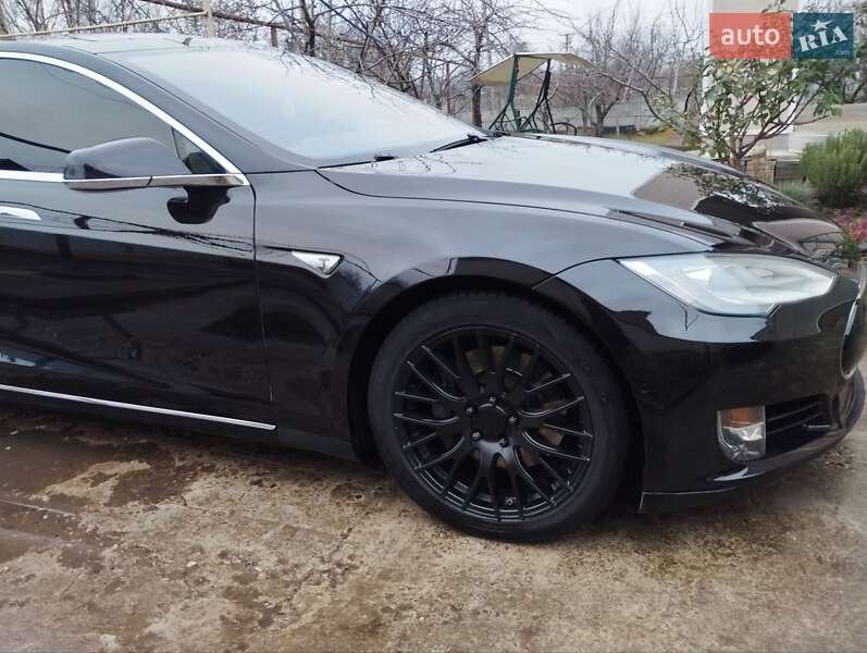 Лифтбек Tesla Model S 2015 в Кривом Роге фото 15 Лифтбек Tesla Model S 2015 в Кривом Роге