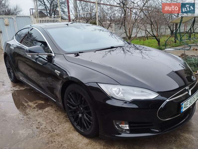 Лифтбек Tesla Model S 2015 в Кривом Роге фото 18 Лифтбек Tesla Model S 2015 в Кривом Роге