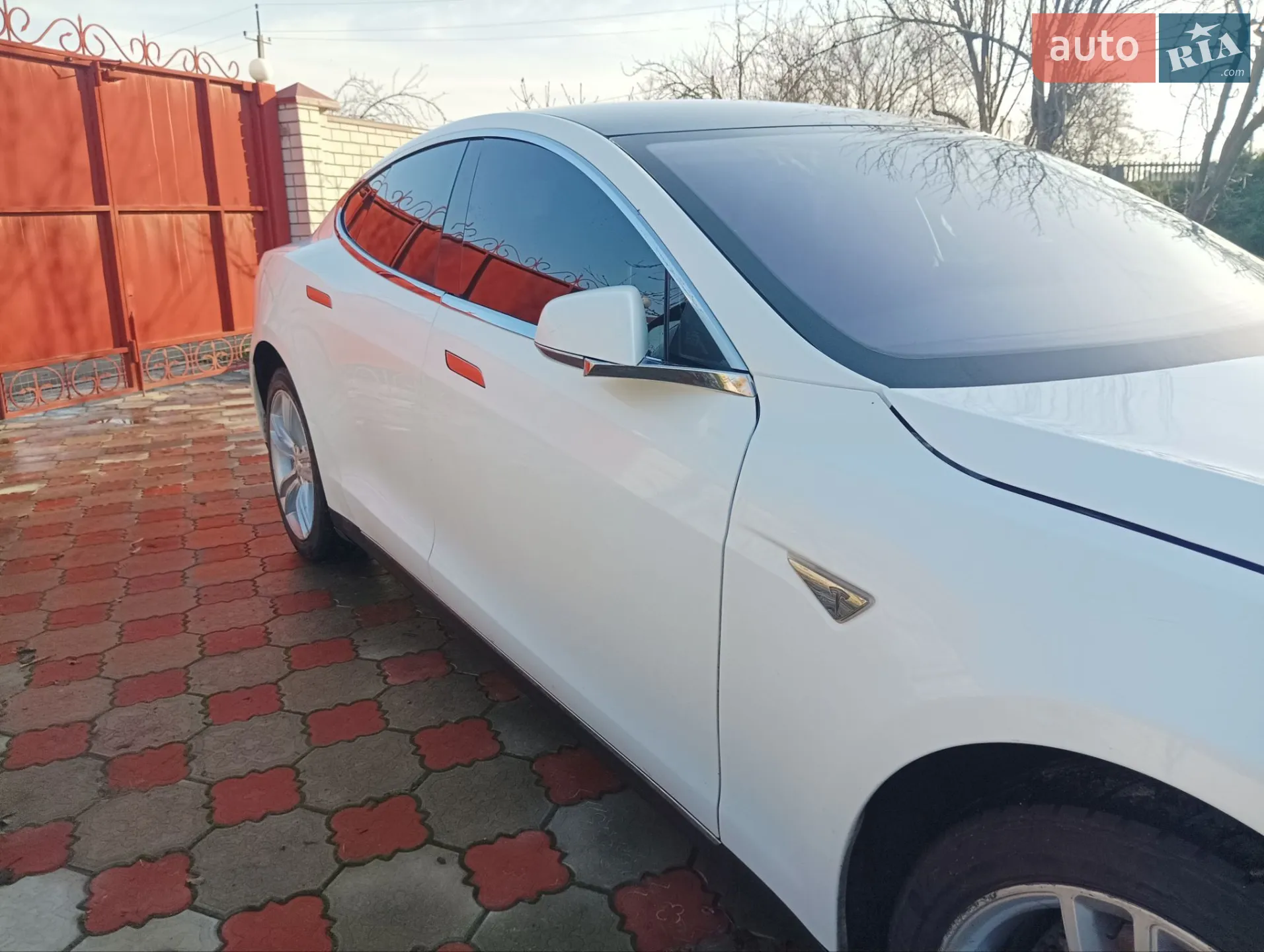 2014 Tesla Model S - мініатюра 3