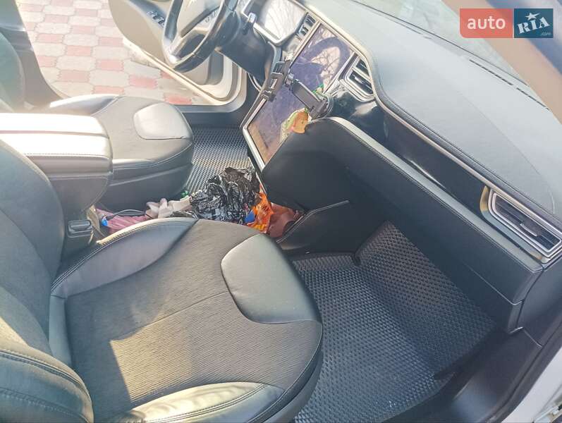 Лифтбек Tesla Model S 2014 в Днепре фото 18 Лифтбек Tesla Model S 2014 в Днепре