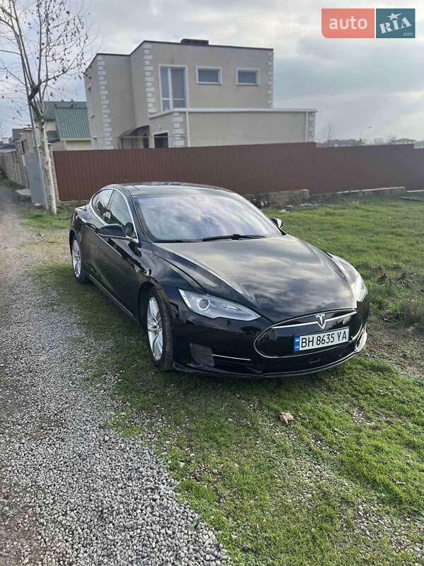 Лифтбек Tesla Model S 2015 в Одессе